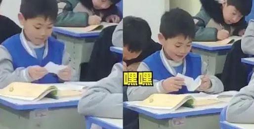 上课传纸条吃瓜娱乐,揭秘学生们的“吃瓜”娱乐时光