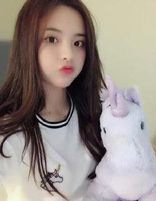 娱乐吃瓜酱04年女生,娱乐吃瓜酱的青春岁月