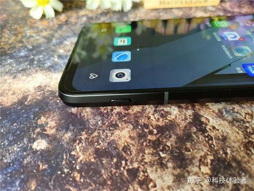 娱乐吃瓜酱摔手机,背后原因揭秘